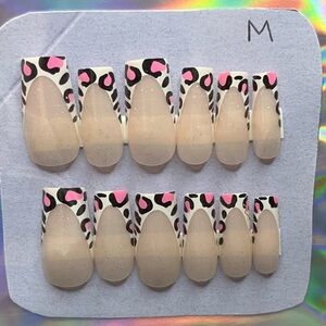 Leopard Print Press-On Nails Medium